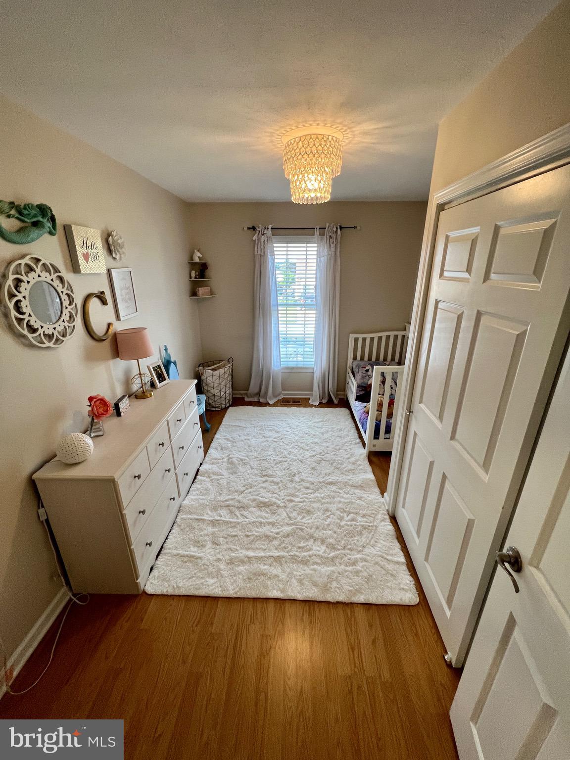 SEVEN COURTS - Residential