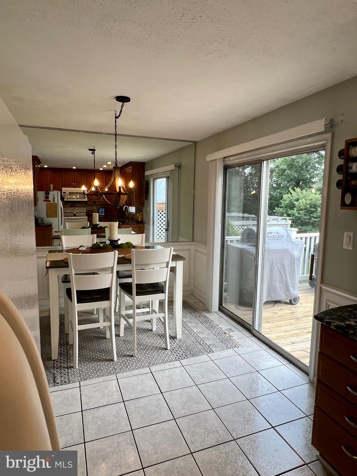 SEVEN COURTS - Residential