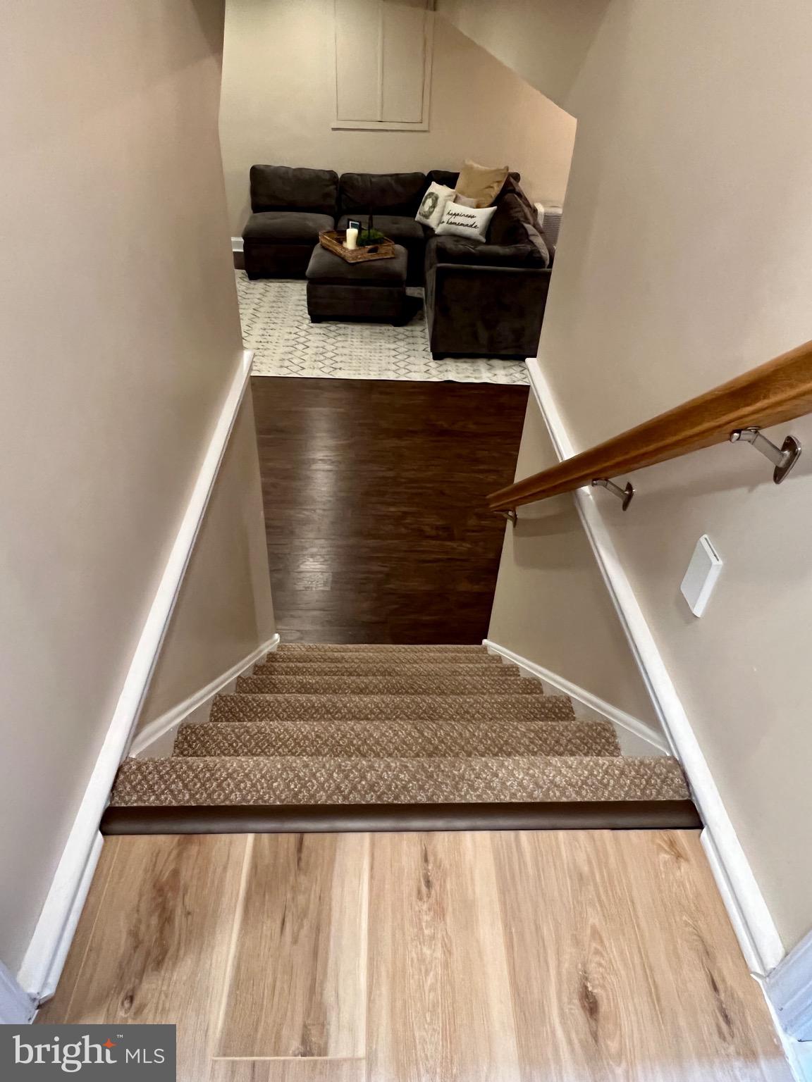 SEVEN COURTS - Residential