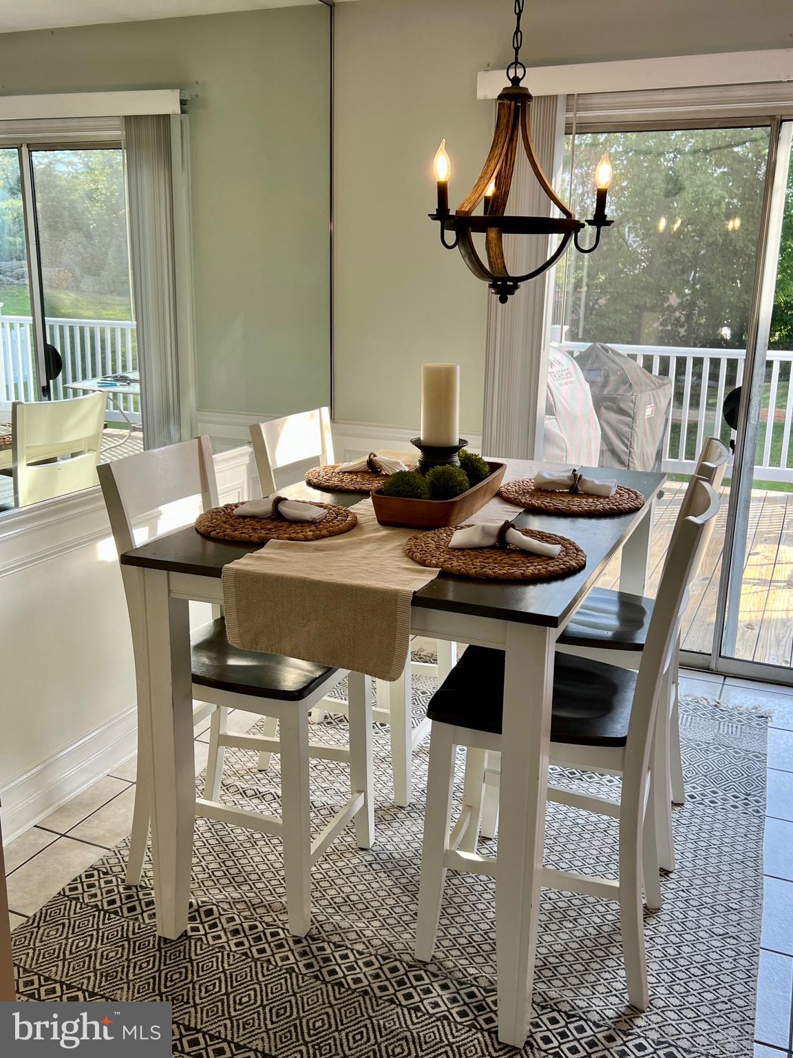 SEVEN COURTS - Residential