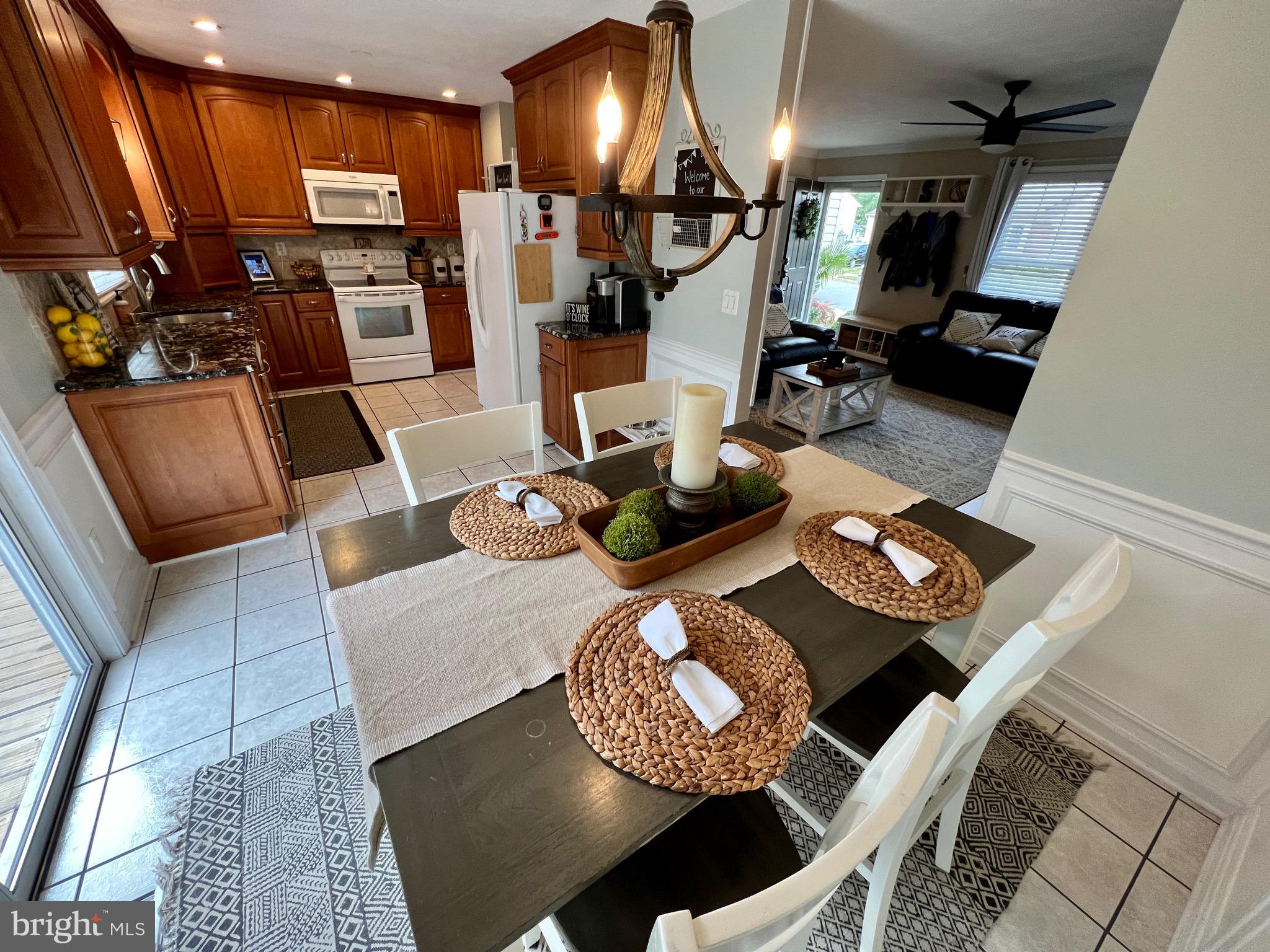 SEVEN COURTS - Residential