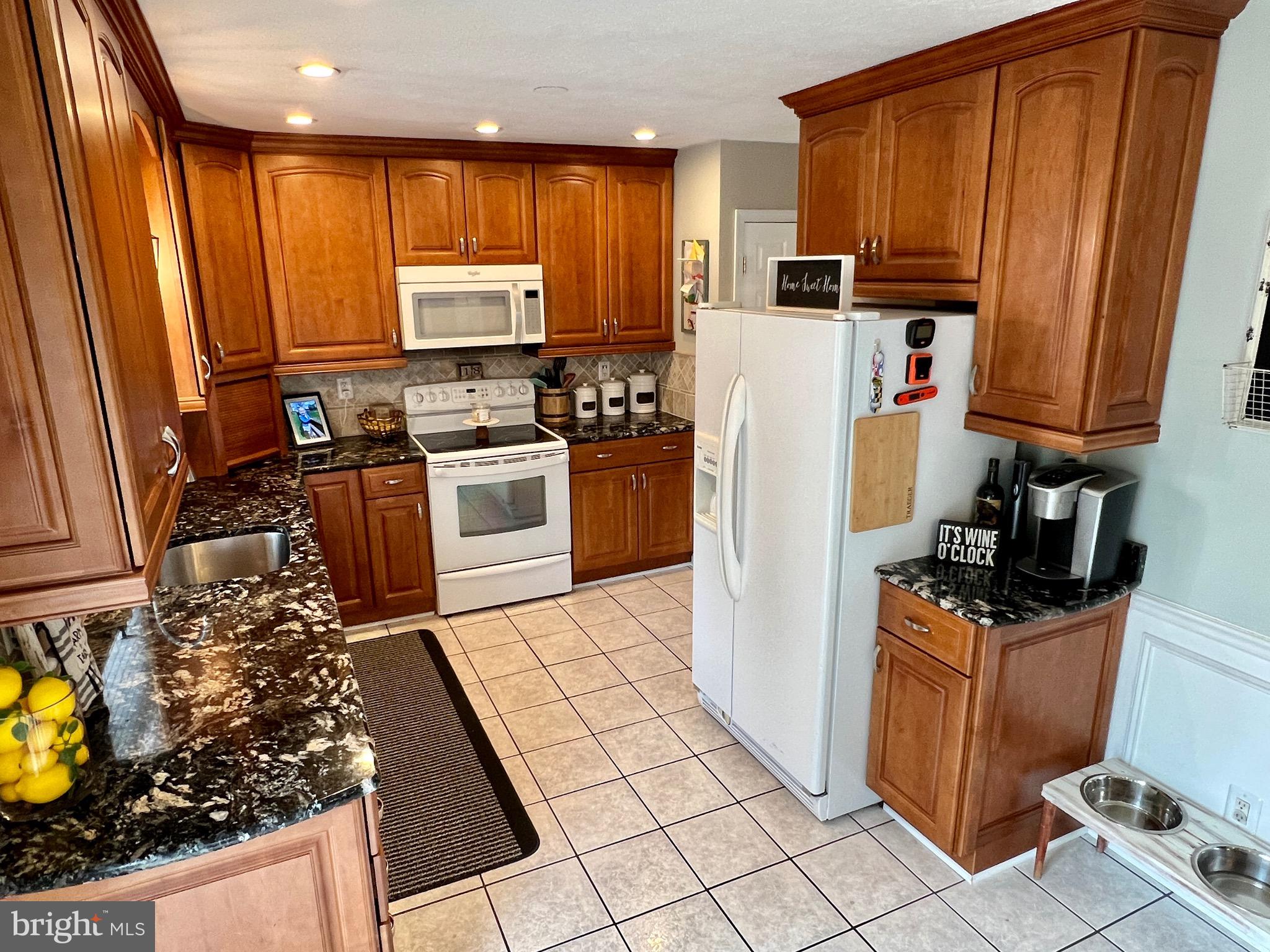 SEVEN COURTS - Residential