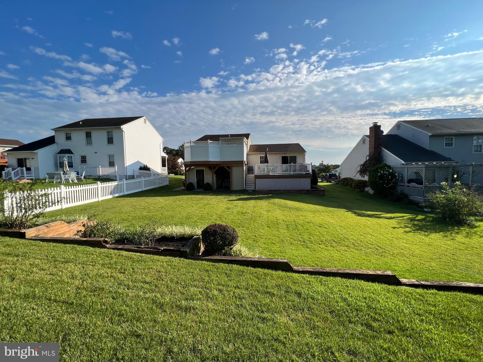 SEVEN COURTS - Residential