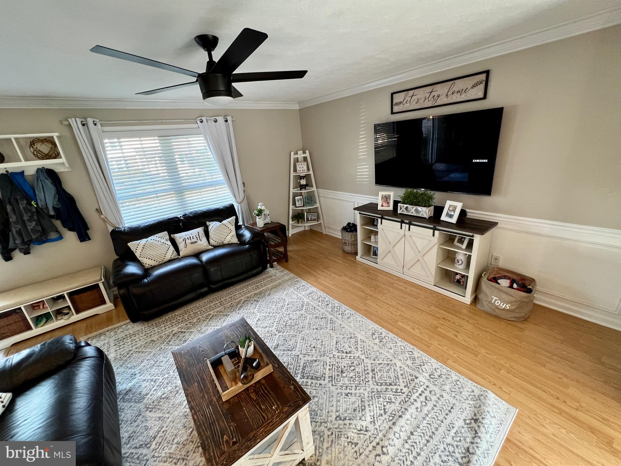 SEVEN COURTS - Residential