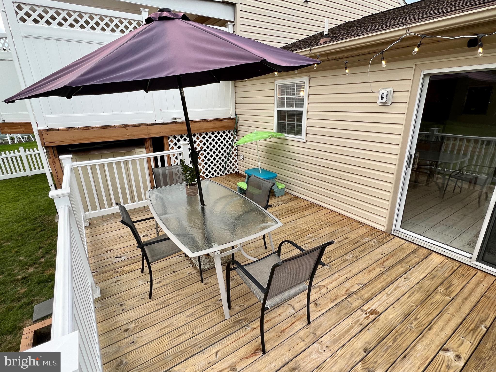 SEVEN COURTS - Residential