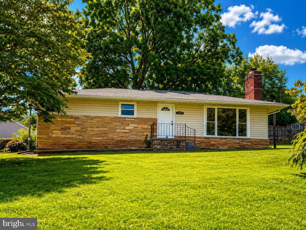 Photo of 354 Berry Street, ORANGE, VA 22960 (MLS # VAOR2015064)