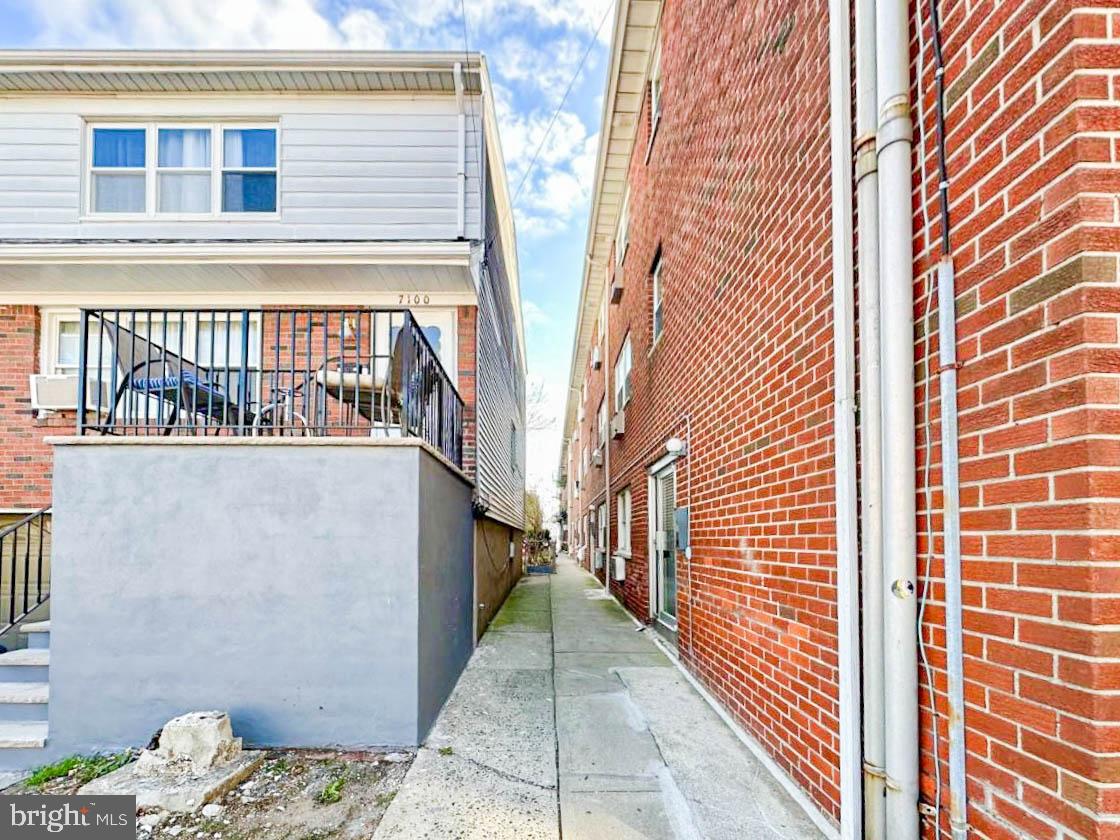7020 POLK 4