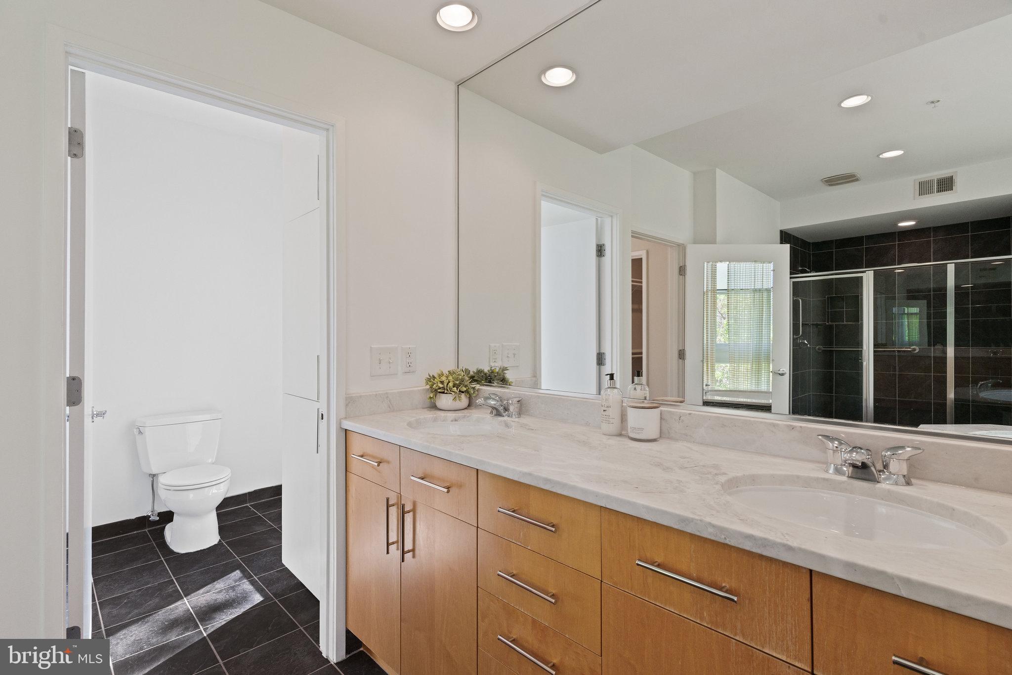 18 WEST - Residential