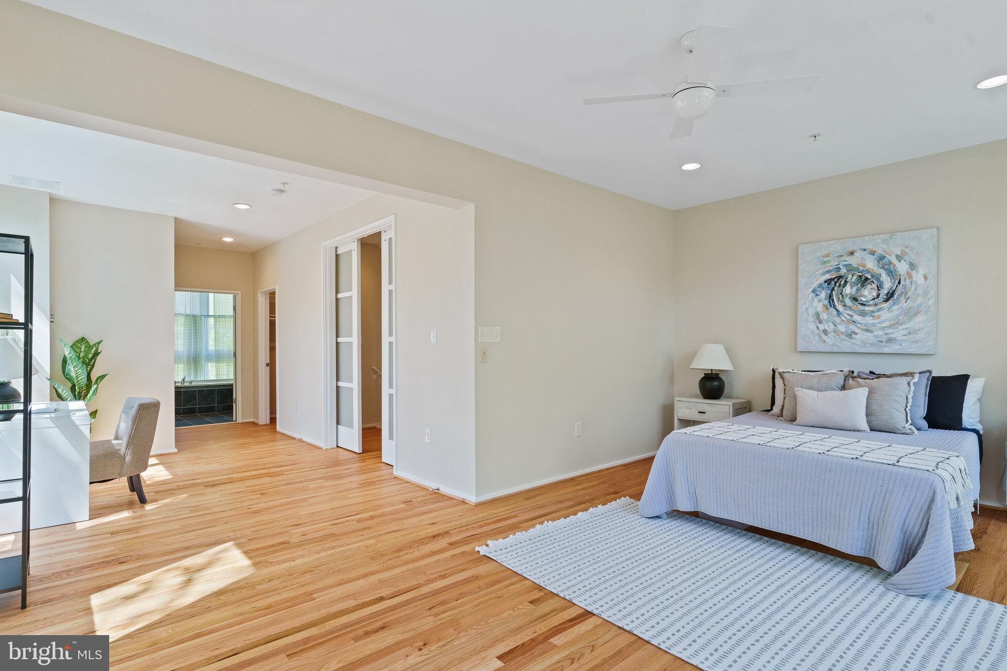 18 WEST - Residential