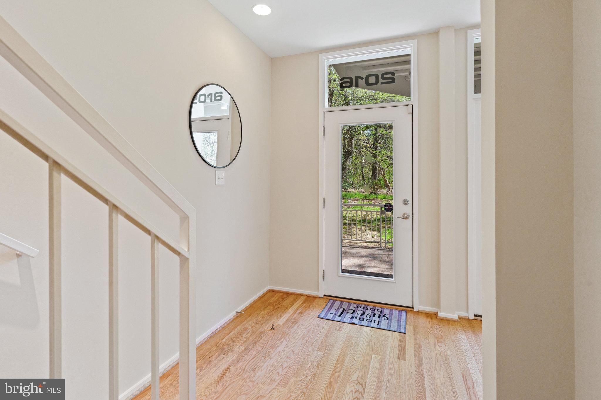 18 WEST - Residential