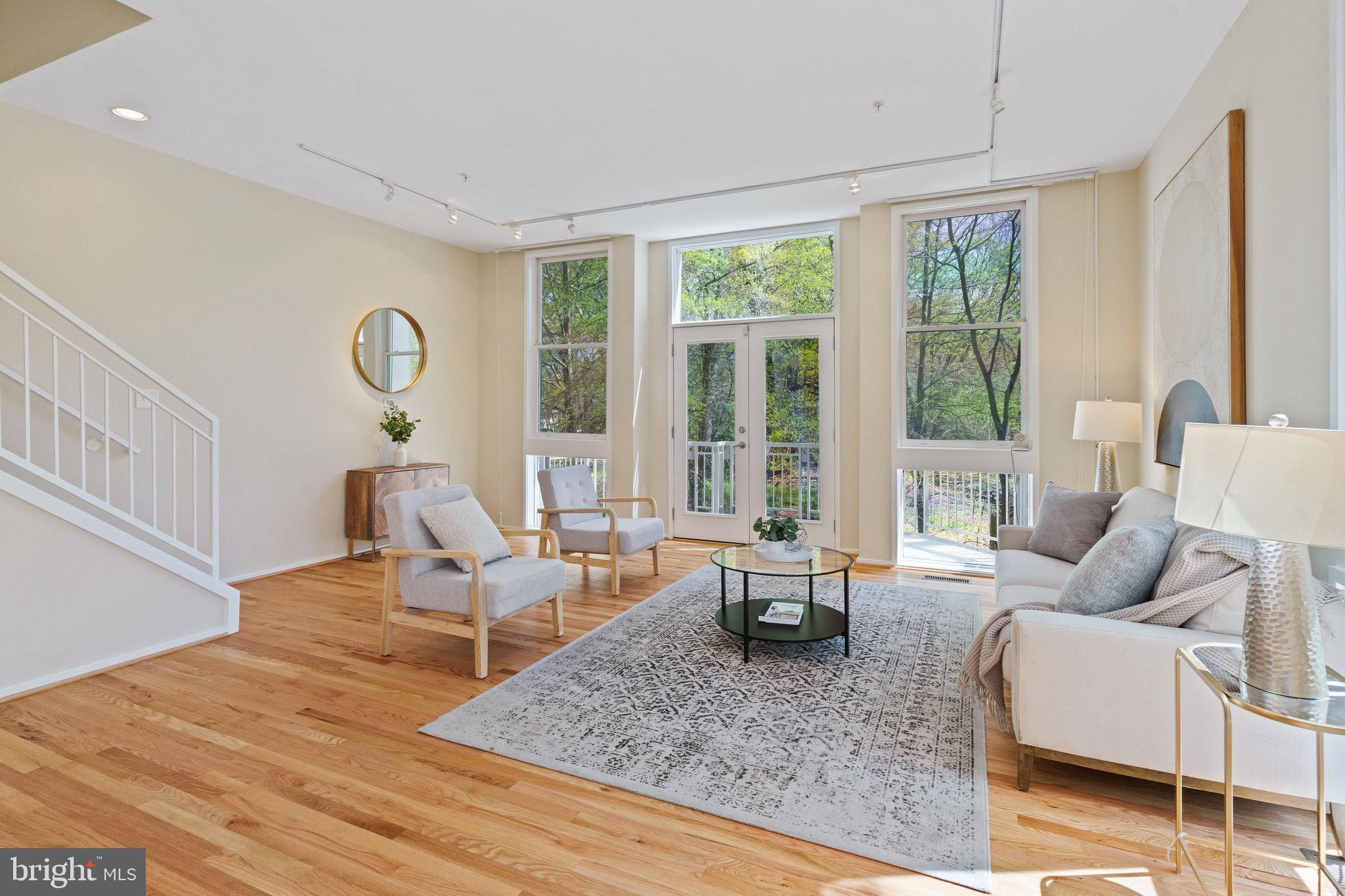 18 WEST - Residential