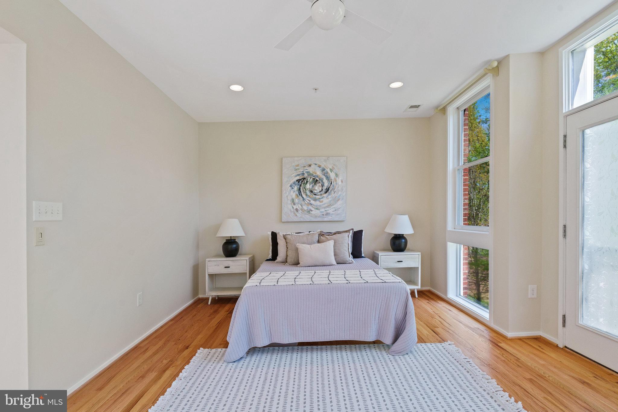 18 WEST - Residential