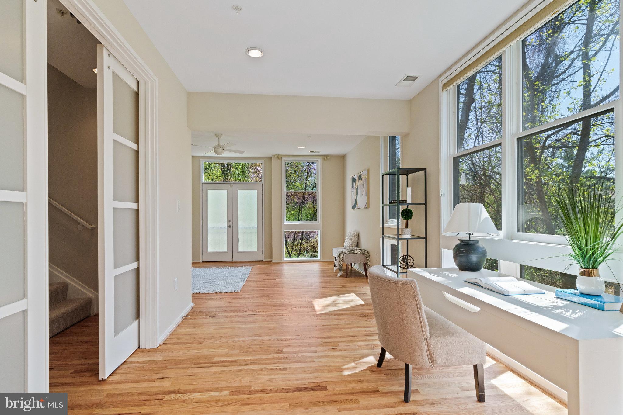 18 WEST - Residential