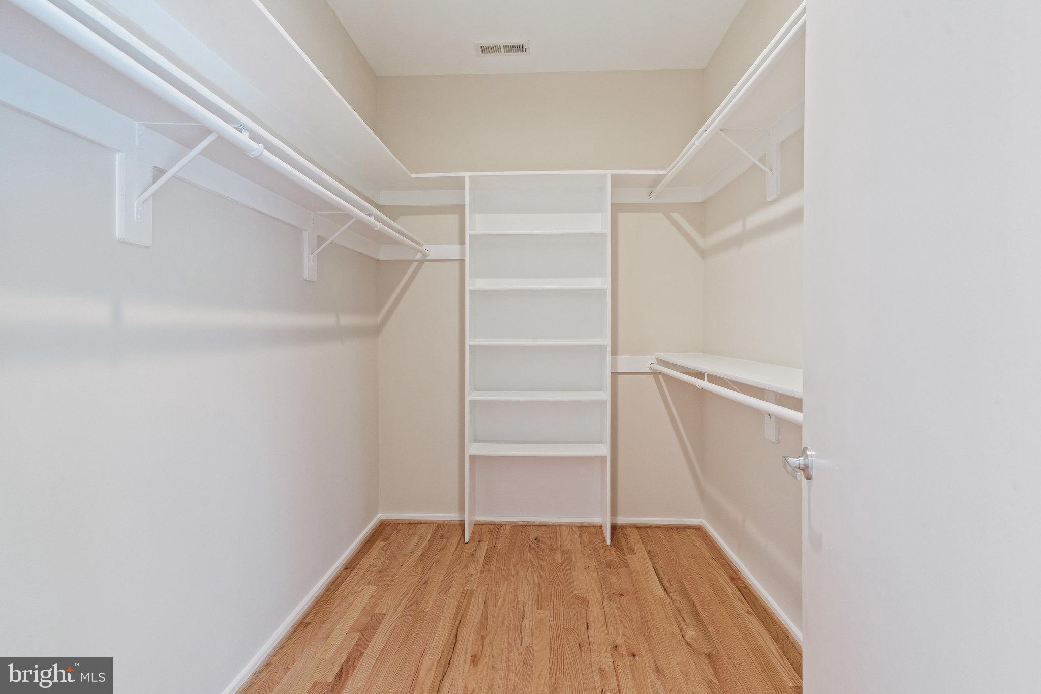 18 WEST - Residential