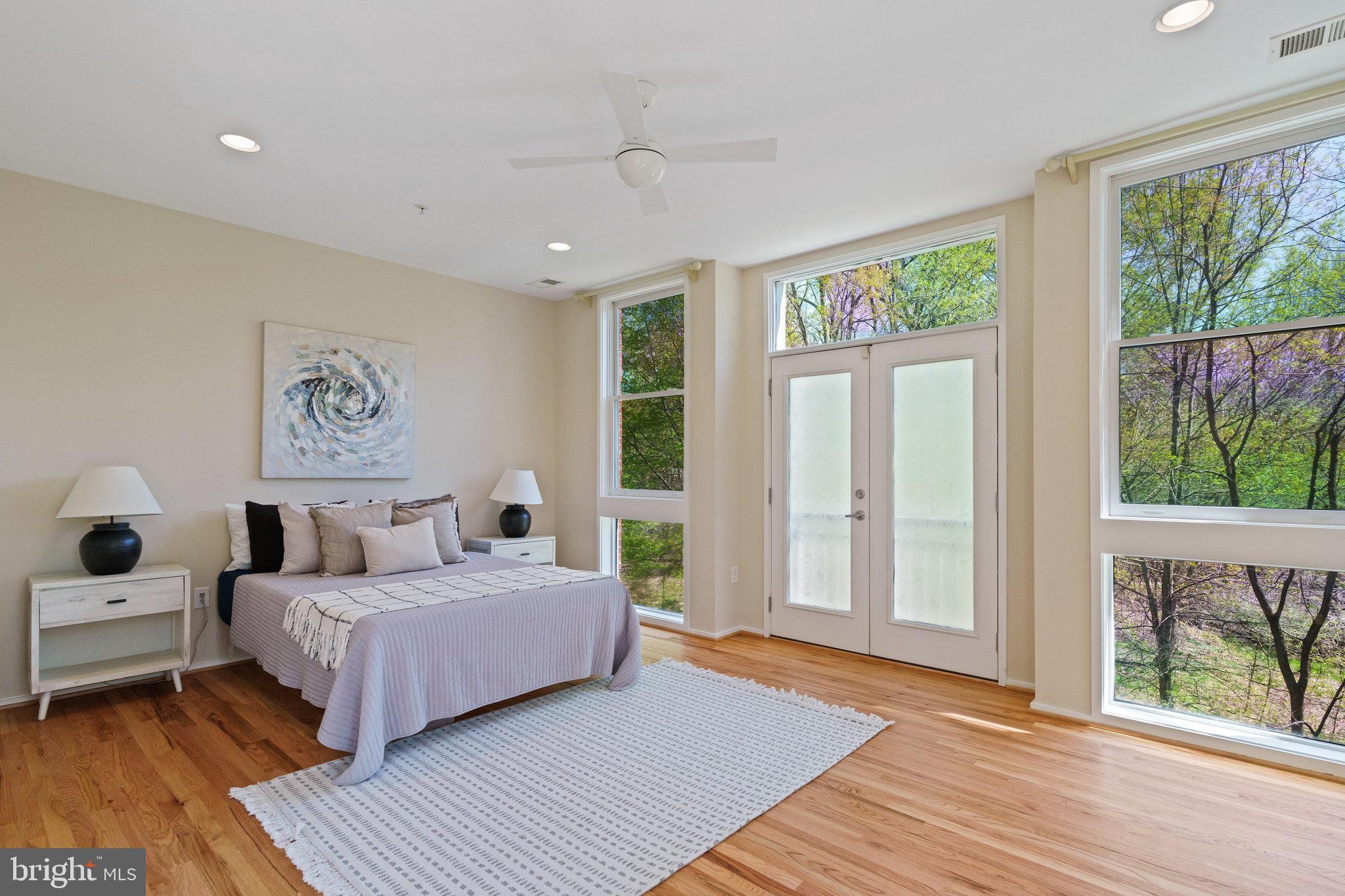 18 WEST - Residential