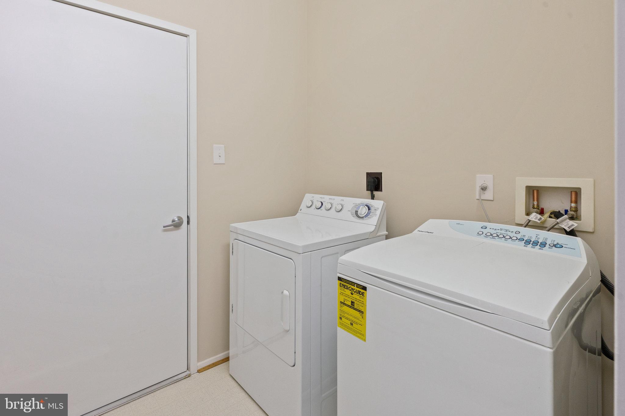 18 WEST - Residential