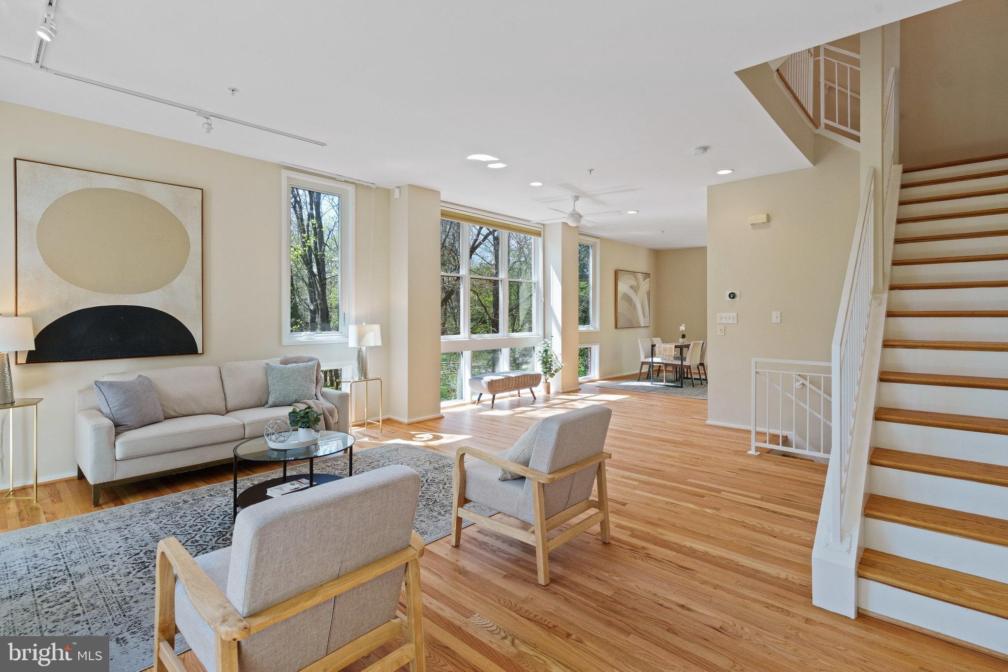 18 WEST - Residential