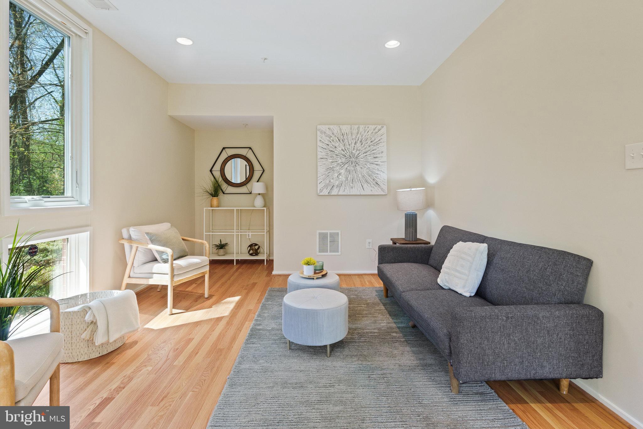 18 WEST - Residential