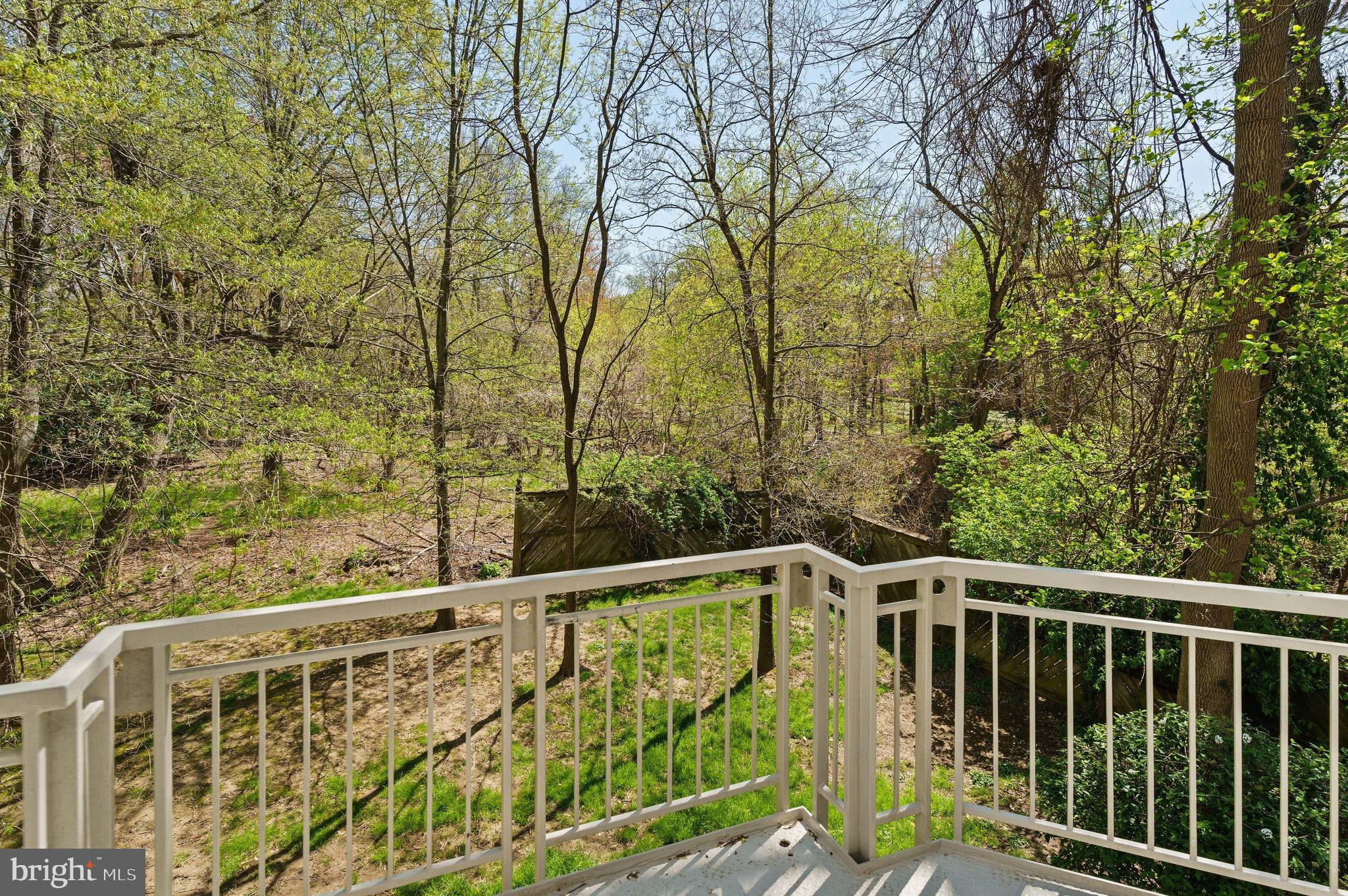 18 WEST - Residential