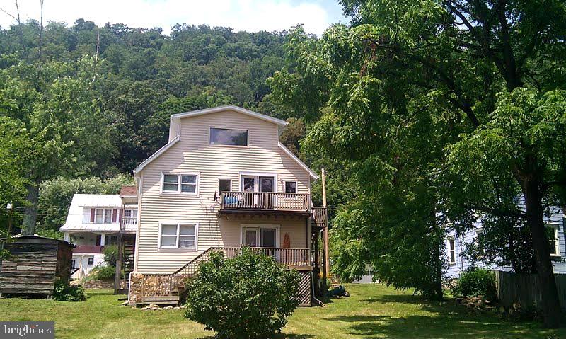 BERKELEY SPRINGS CORPORATION - Residential Lease