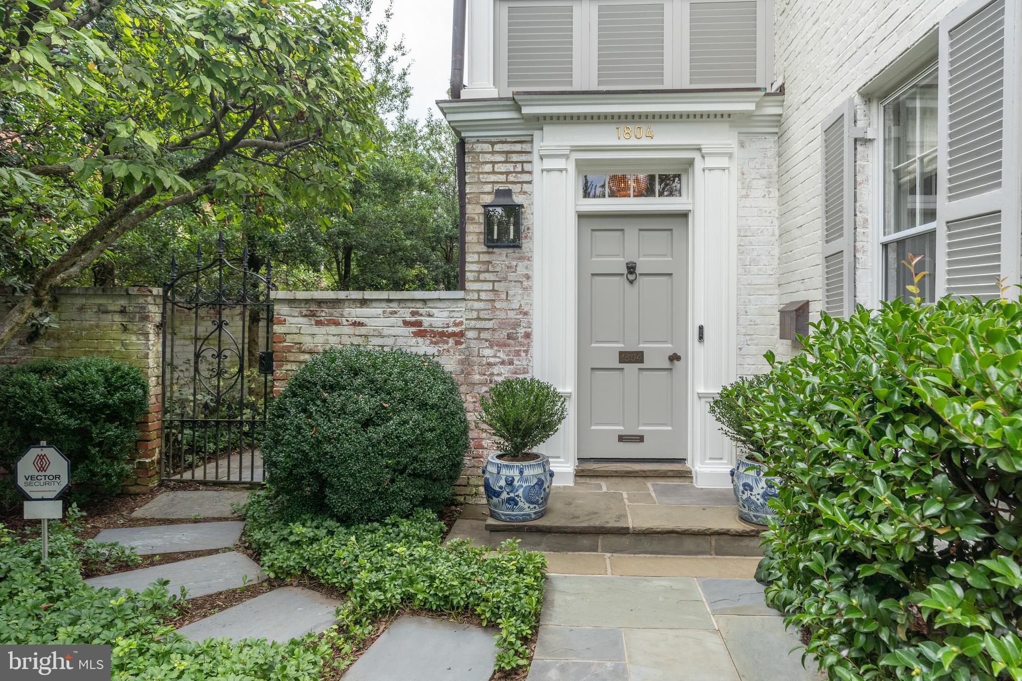 FOXHALL - Residential