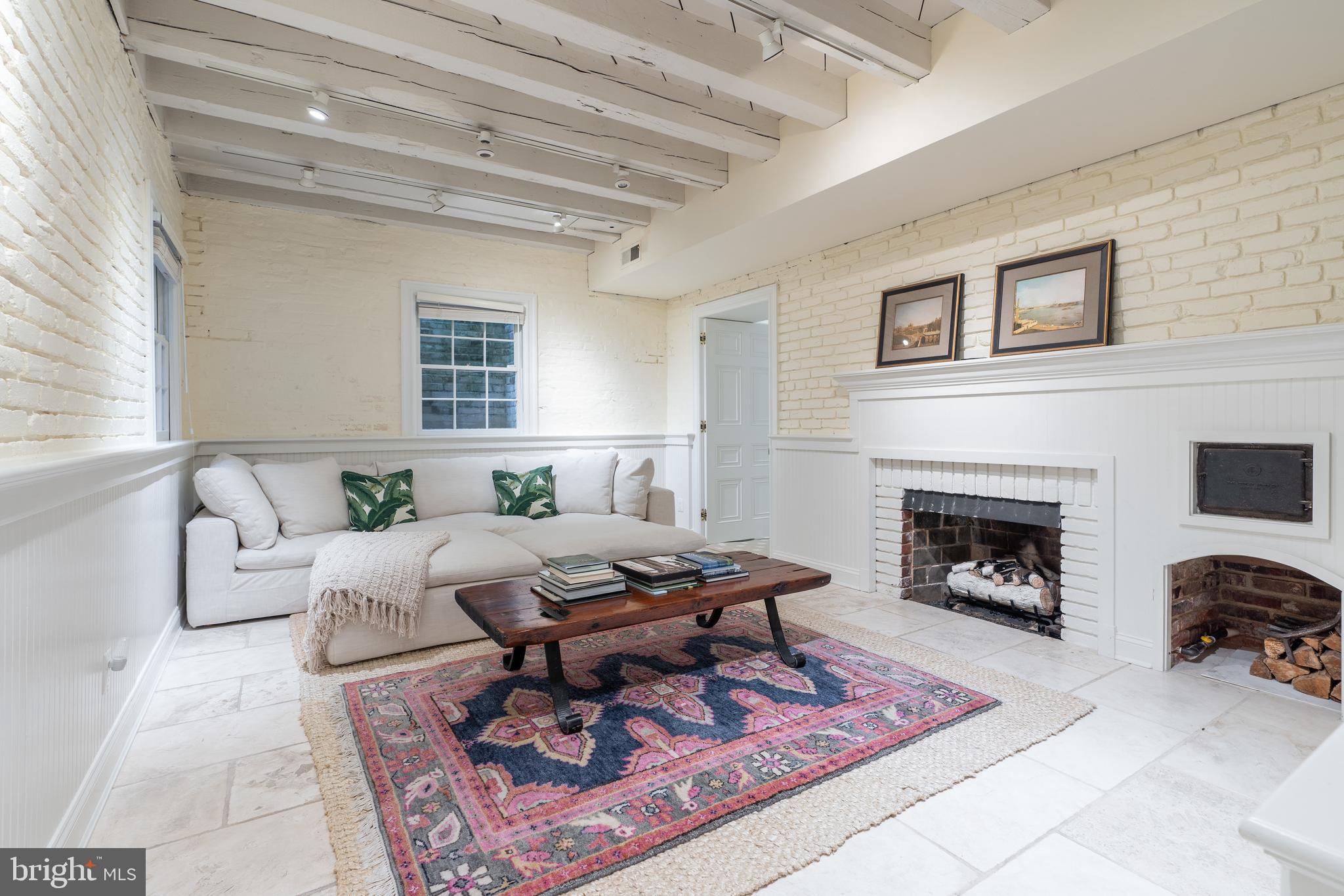 FOXHALL - Residential