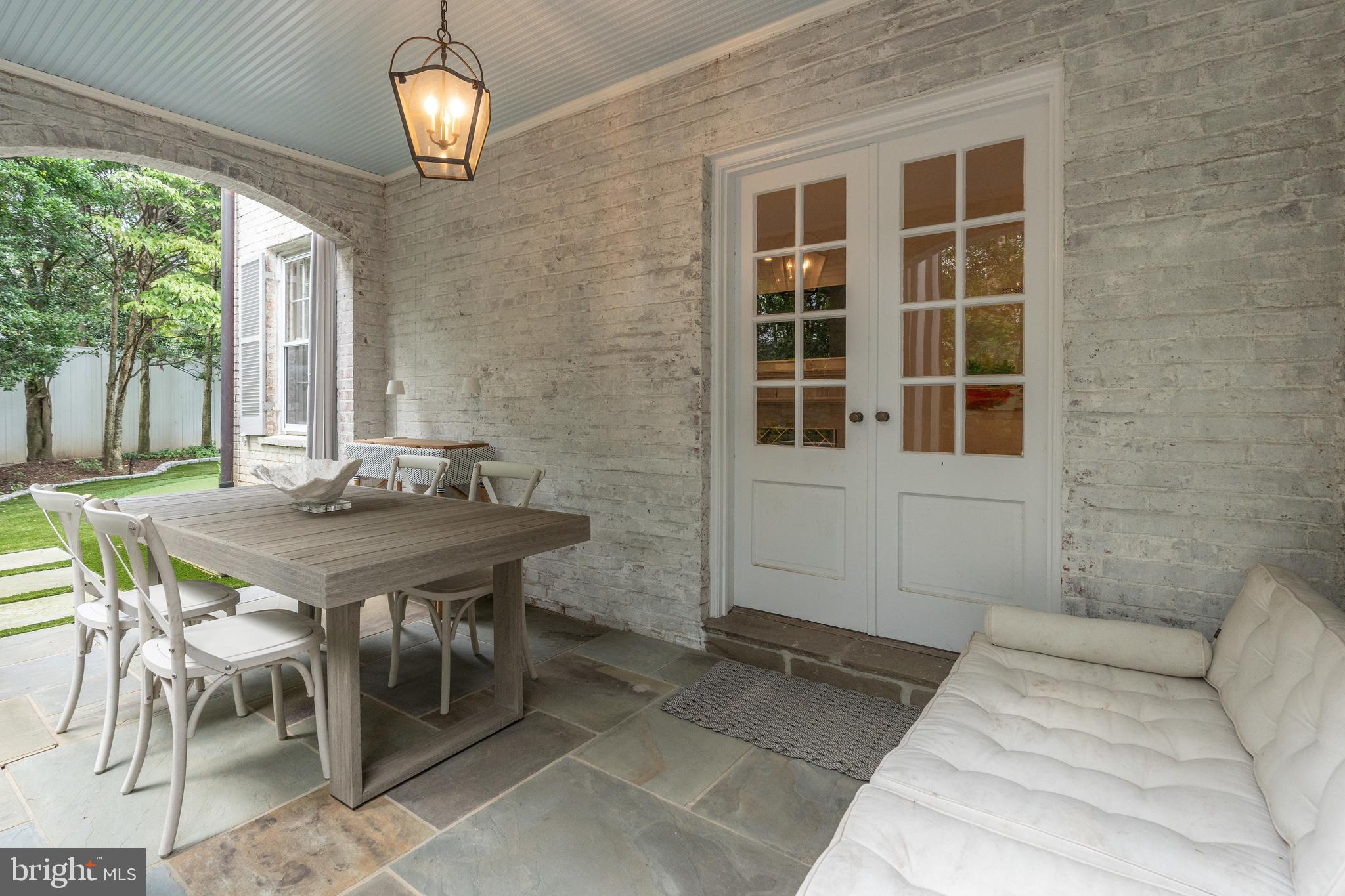 FOXHALL - Residential