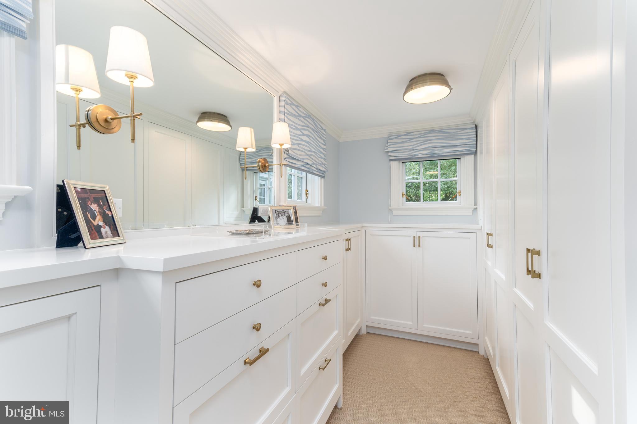 FOXHALL - Residential