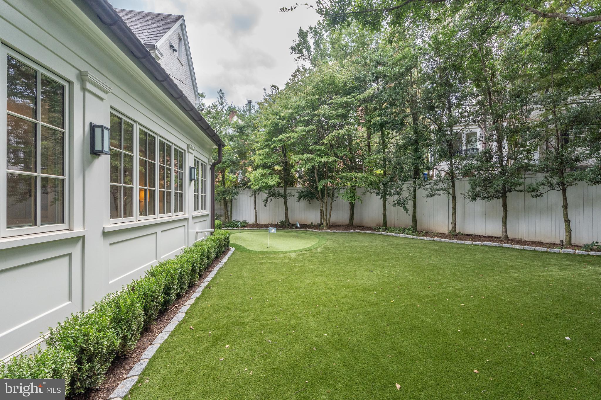 FOXHALL - Residential