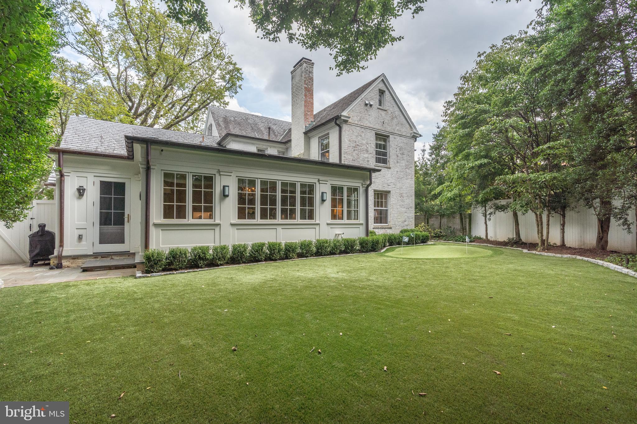 FOXHALL - Residential