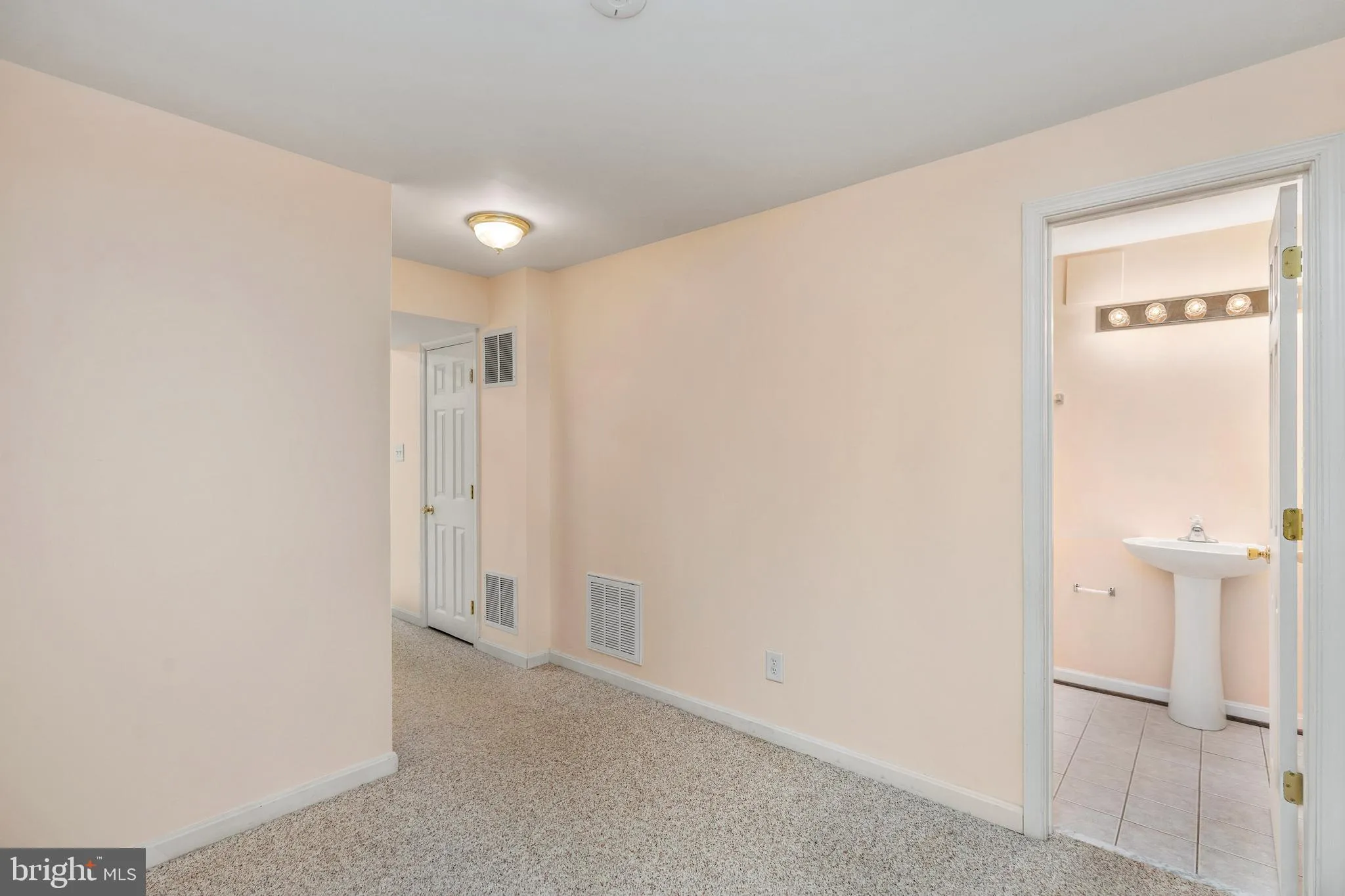 Fredericksburg, Virginia 22408, United States, 4 Bedrooms Bedrooms, ,4 BathroomsBathrooms,Residential,Active,225415