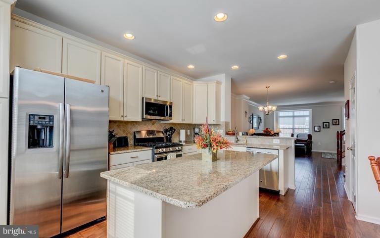 MOOREFIELD - Residential Lease