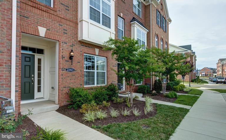 MOOREFIELD - Residential Lease