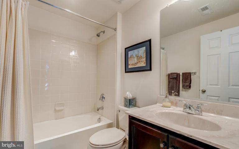 MOOREFIELD - Residential Lease