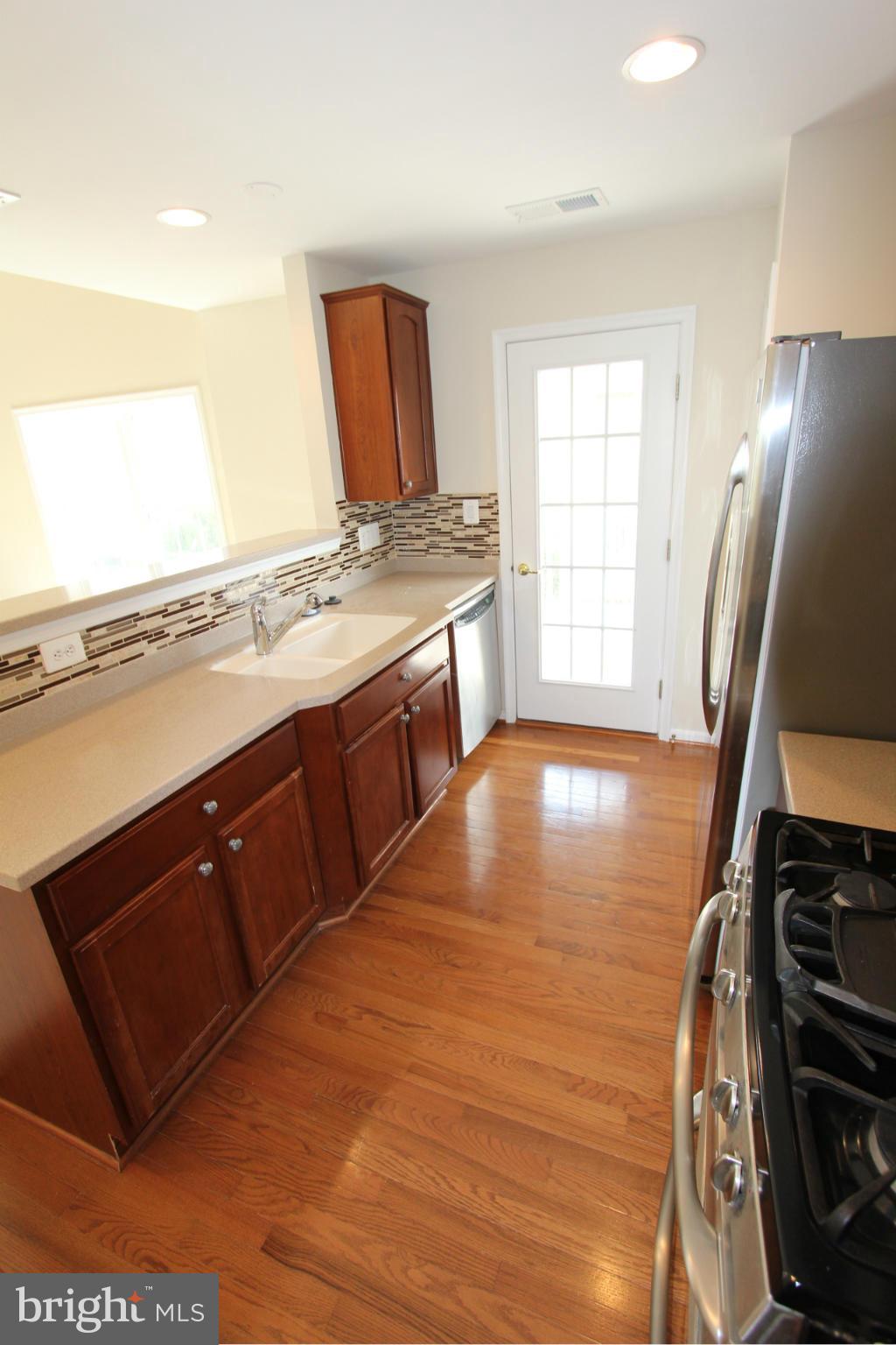 CHATSWORTH VILLAGE CONDO - Residential Lease