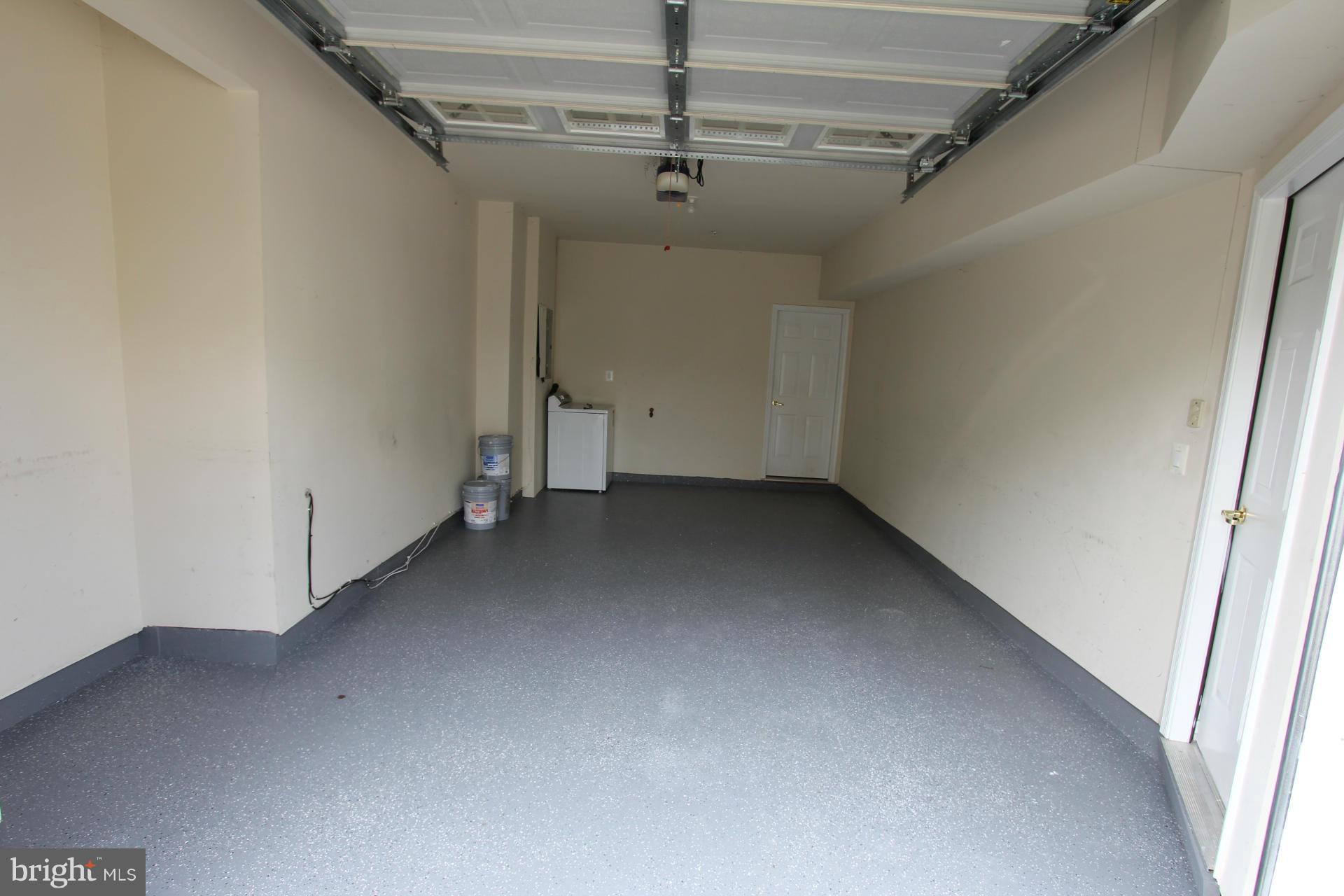 CHATSWORTH VILLAGE CONDO - Residential Lease