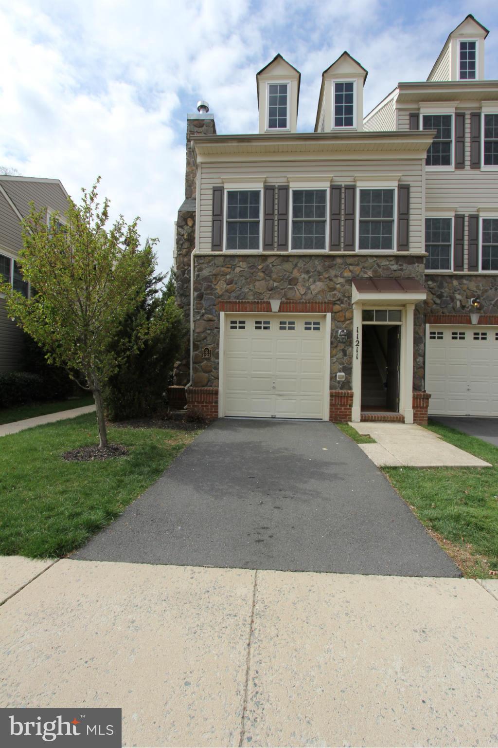 CHATSWORTH VILLAGE CONDO - Residential Lease