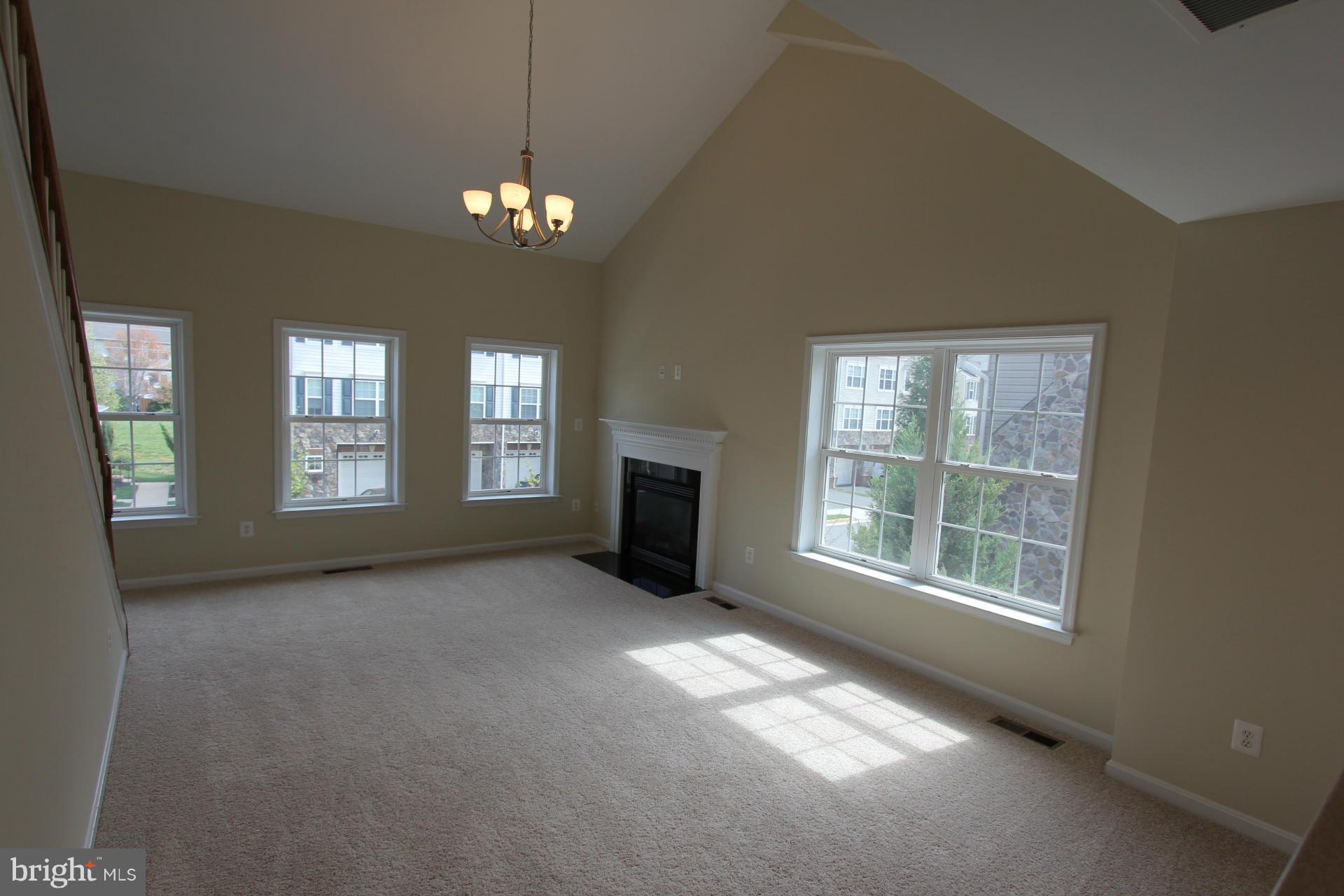 CHATSWORTH VILLAGE CONDO - Residential Lease