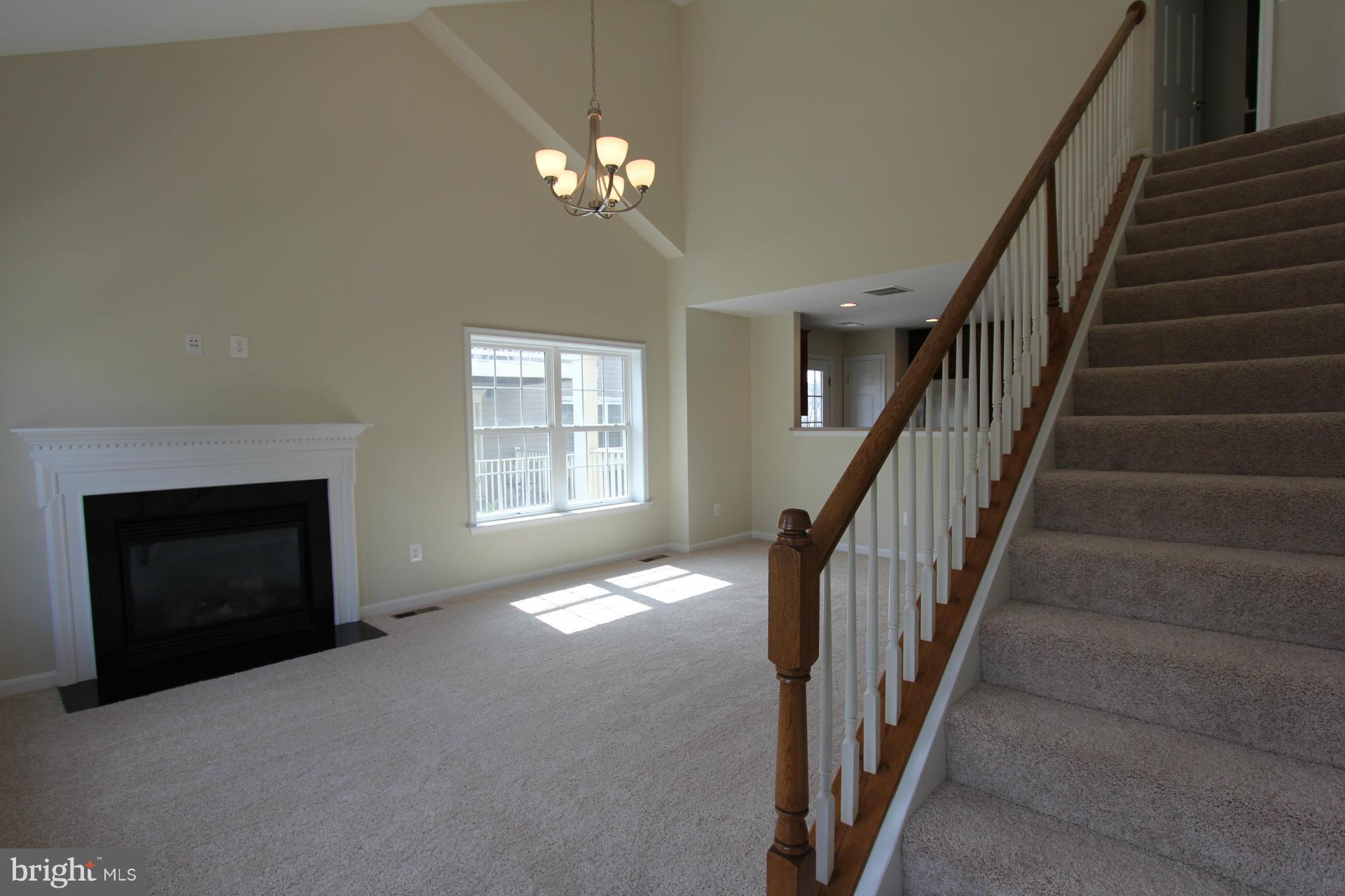 CHATSWORTH VILLAGE CONDO - Residential Lease