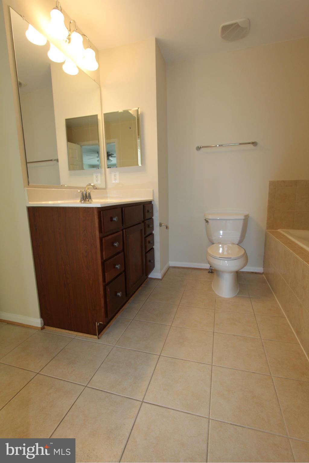 CHATSWORTH VILLAGE CONDO - Residential Lease