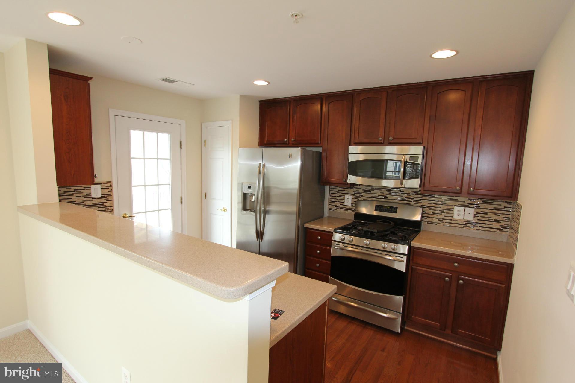 CHATSWORTH VILLAGE CONDO - Residential Lease