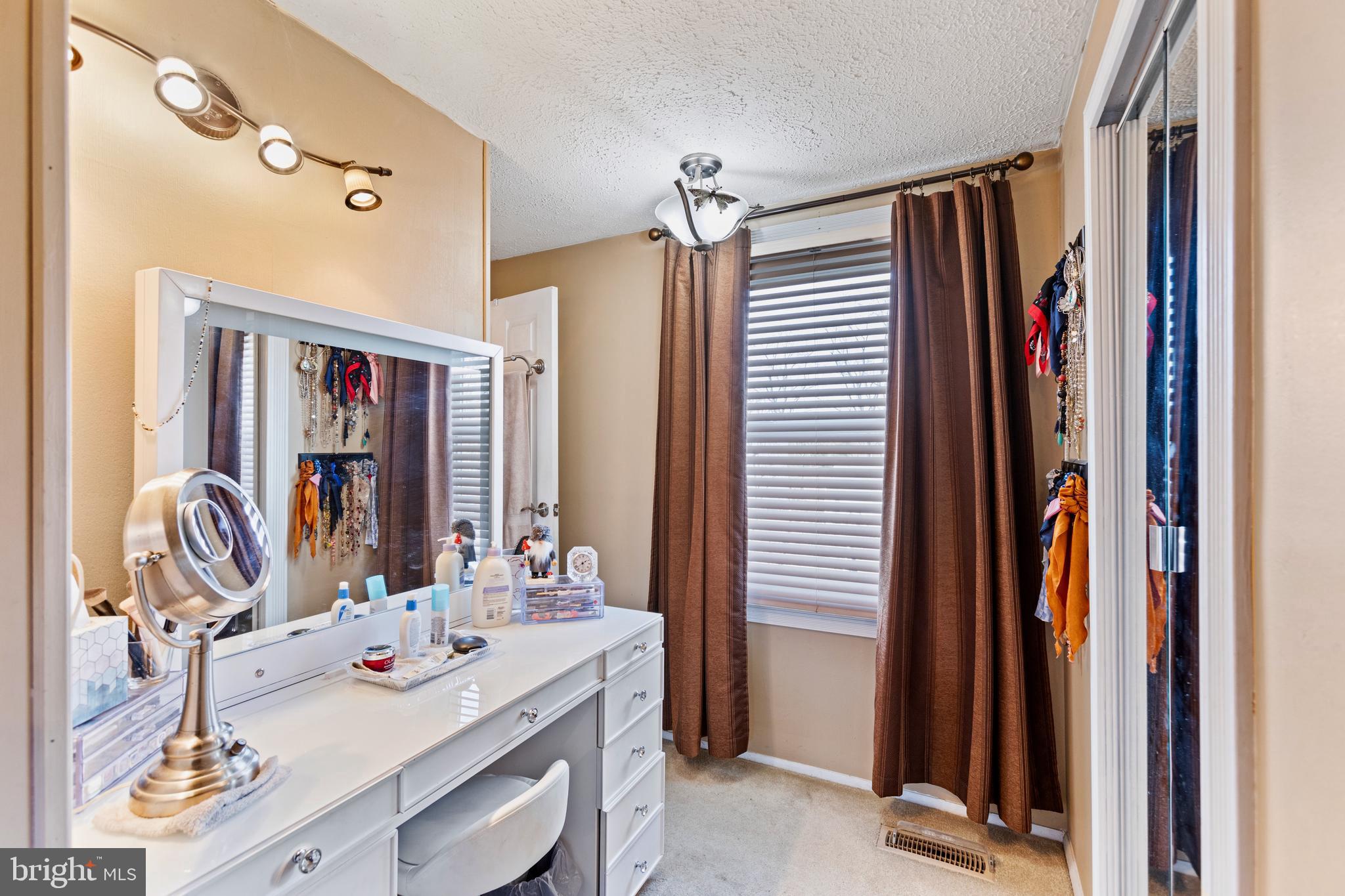 AMBER MEADOWS - Residential