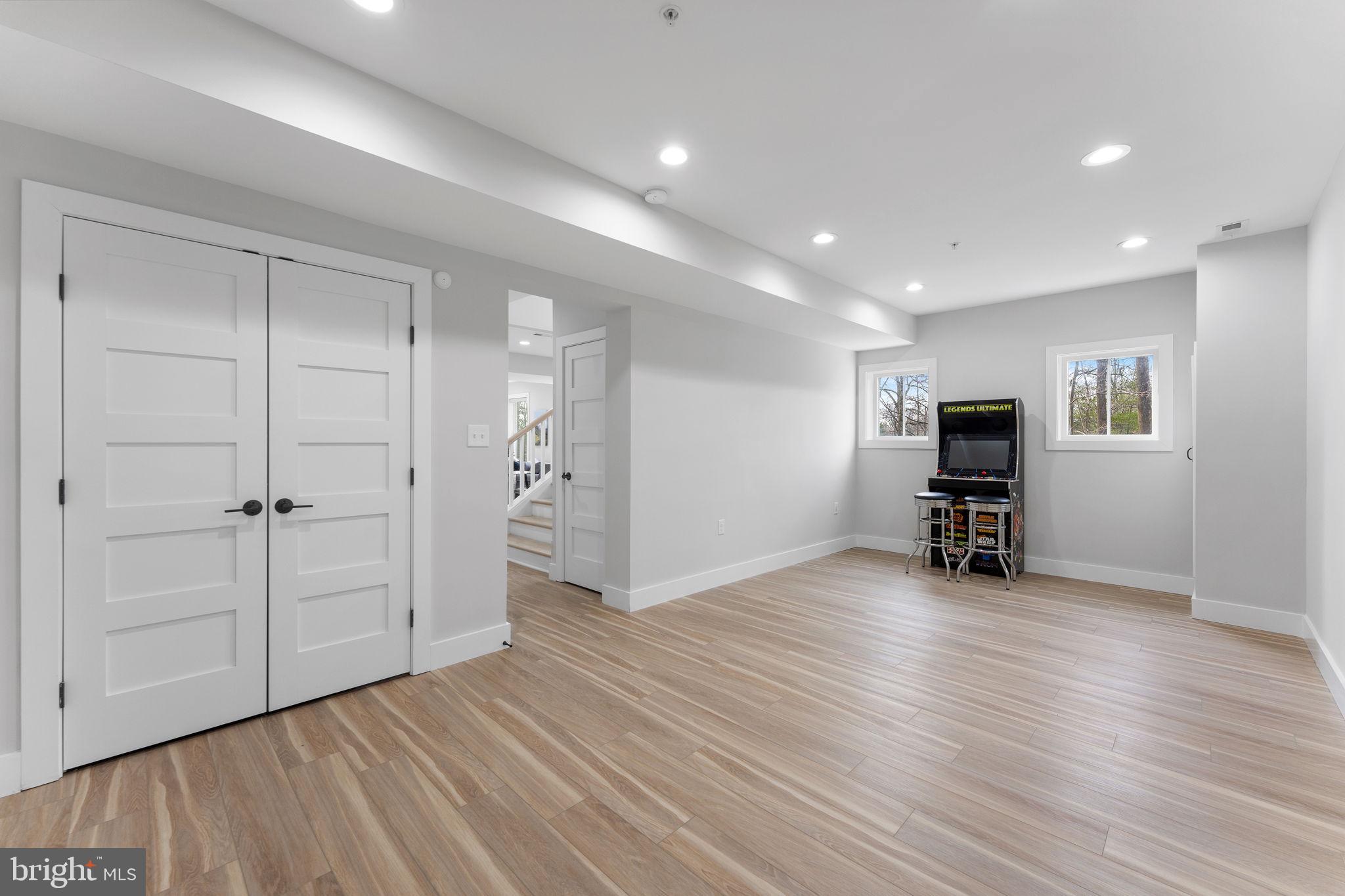 HILLANDALE - Residential