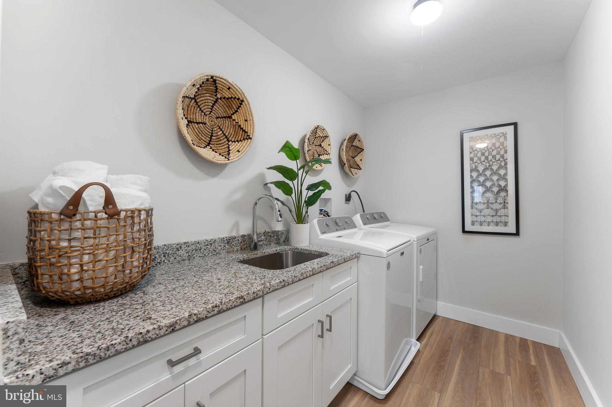 HILLANDALE - Residential