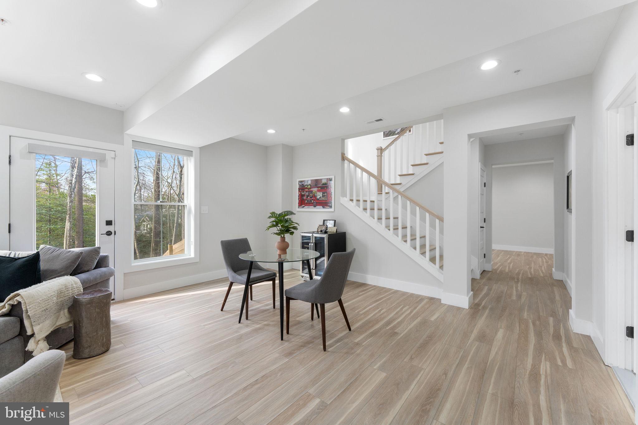 HILLANDALE - Residential