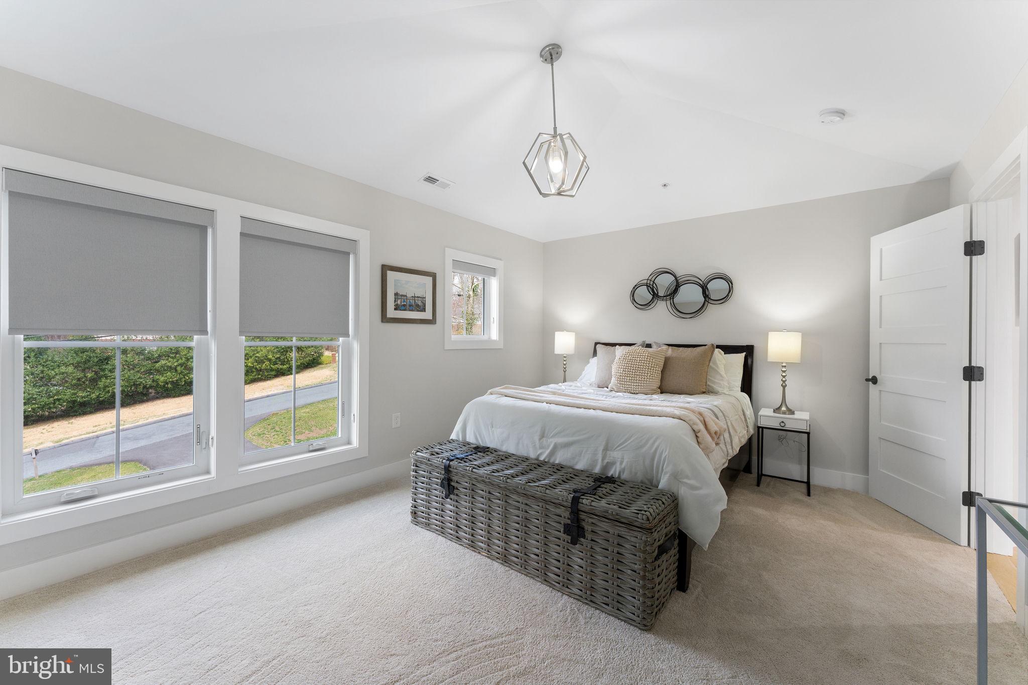 HILLANDALE - Residential