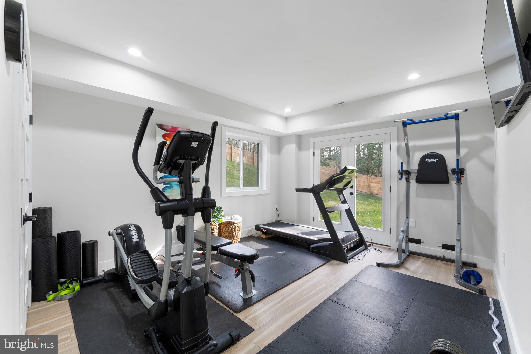 HILLANDALE - Residential