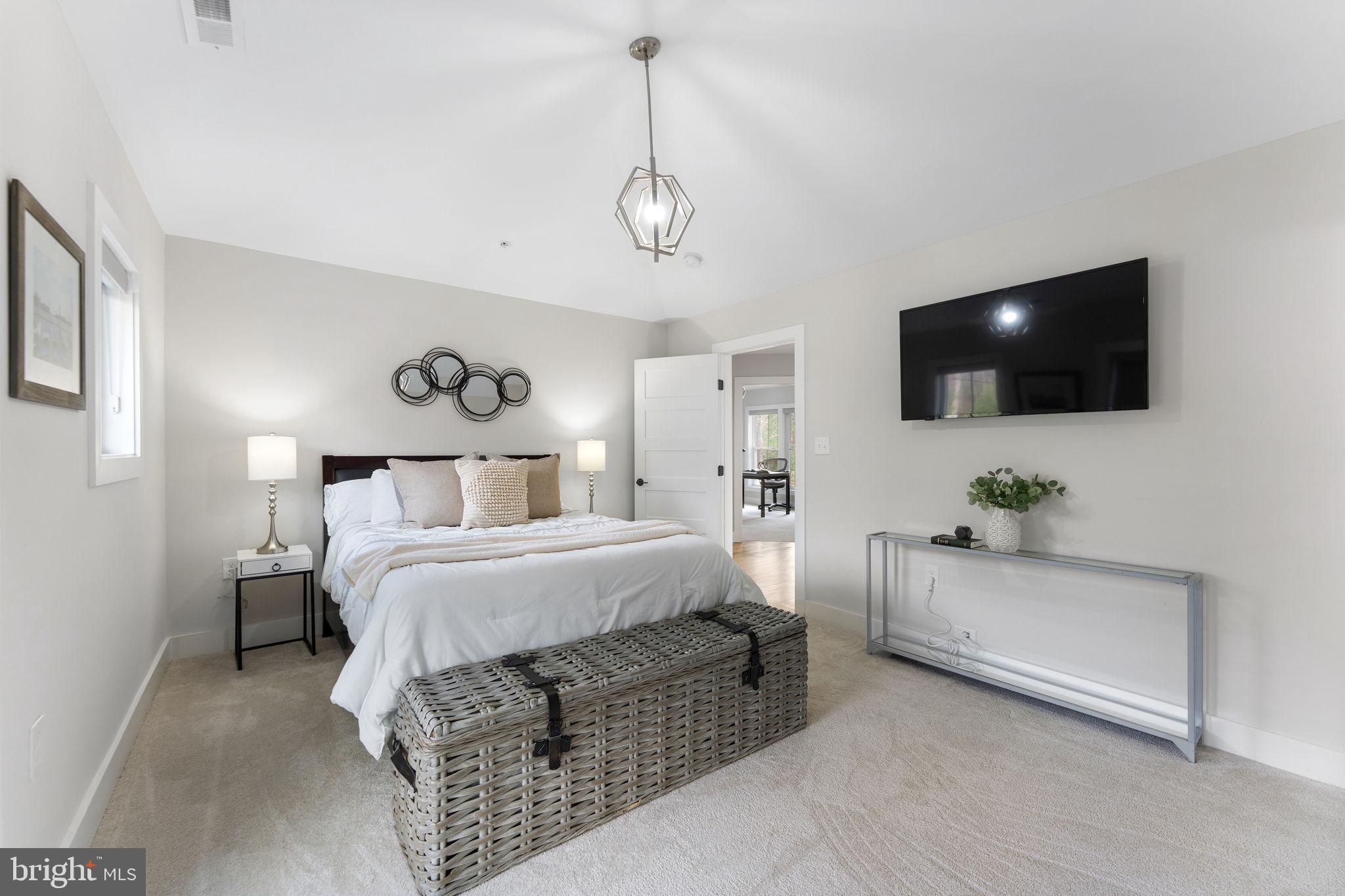 HILLANDALE - Residential