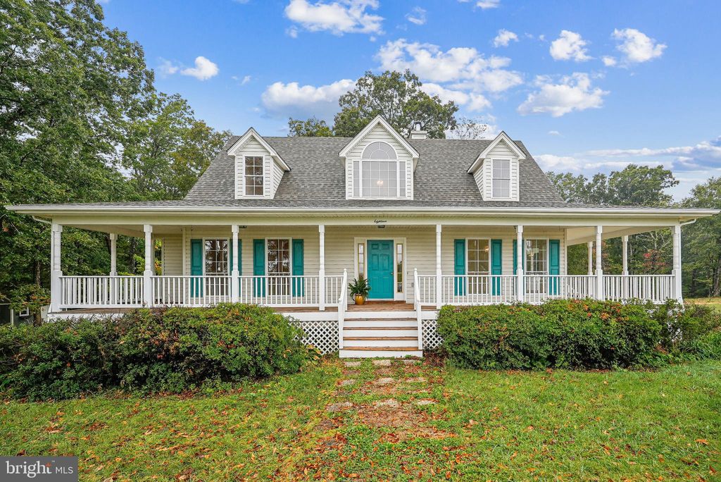 Photo of 18 Hall Road, FRONT ROYAL, VA 22630 (MLS # VAWR2012686)