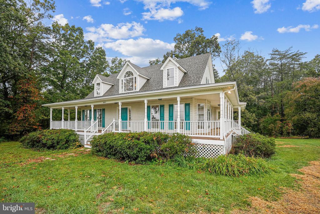 Photo of 18 Hall Road, FRONT ROYAL, VA 22630 (MLS # VAWR2012686)